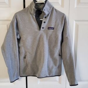 Patagonia Pullover Sweatshirt. Grey Long Sleeves. Kangaroo Pocket. Small Womens